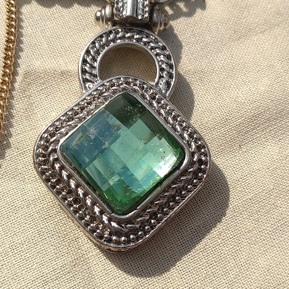 Sparkly! Three Vintage Necklaces, Amber Beads, Silver with Green Stone, … - Picture 3 of 15